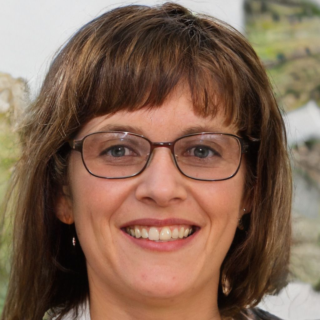 Laura Schmidt – Especialista en Marketing